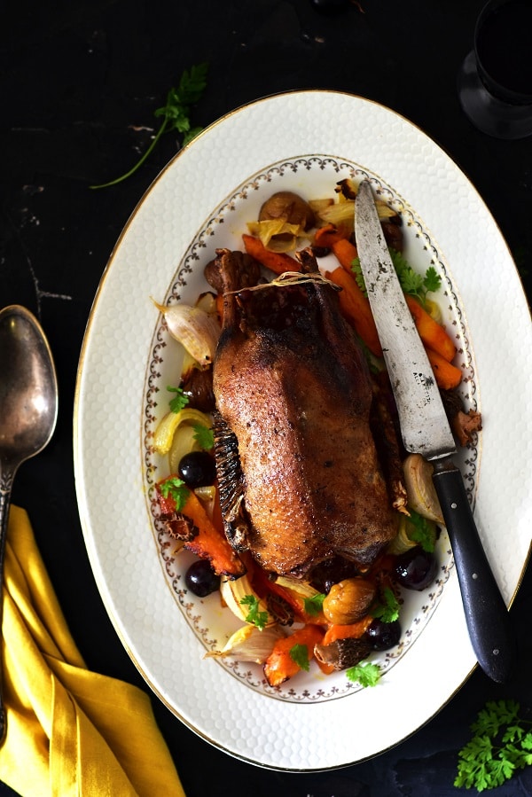 cuisiner le gibier avec cette recette facile de canard colvert farci au foie gras accompagné de légumes d'automne rôtis -- recette by Confit banane