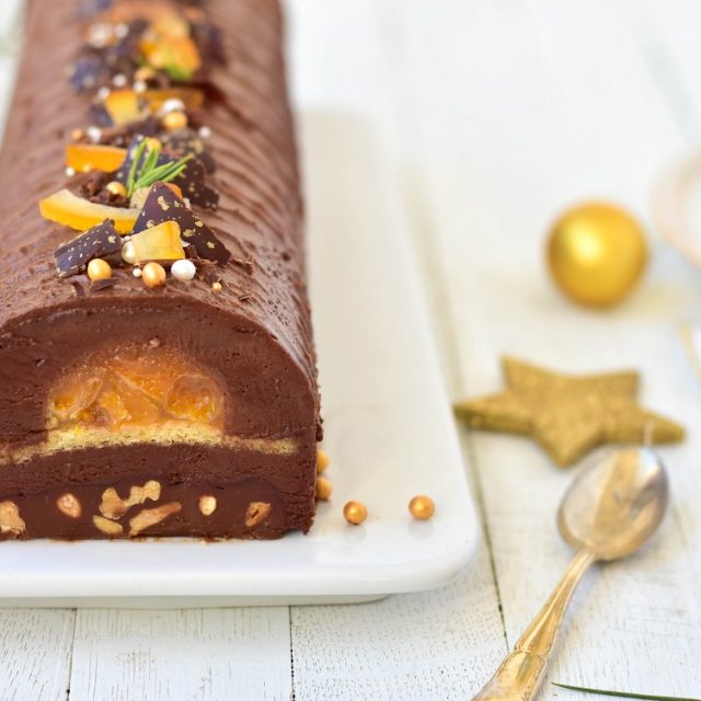 Recette de la bûche de Noel chocolat au lait et clémentine Recette de la bûche de Noel chocolat au lait et clémentine