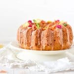 Photographie culinaire d'un carrot cake bundt cake et glaçage à l'orange - #bundtcake #carrotcake -- Confit Banane