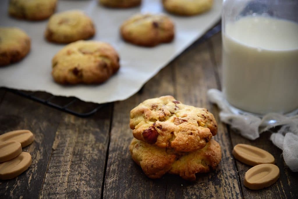Une recette de #cookies au chocolat #dulcey et pignons de pin. -- Confit Banane