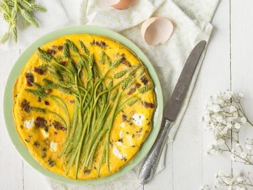Frittata Aux Asperges Sauvages Chevre Lard Par Confit Banane