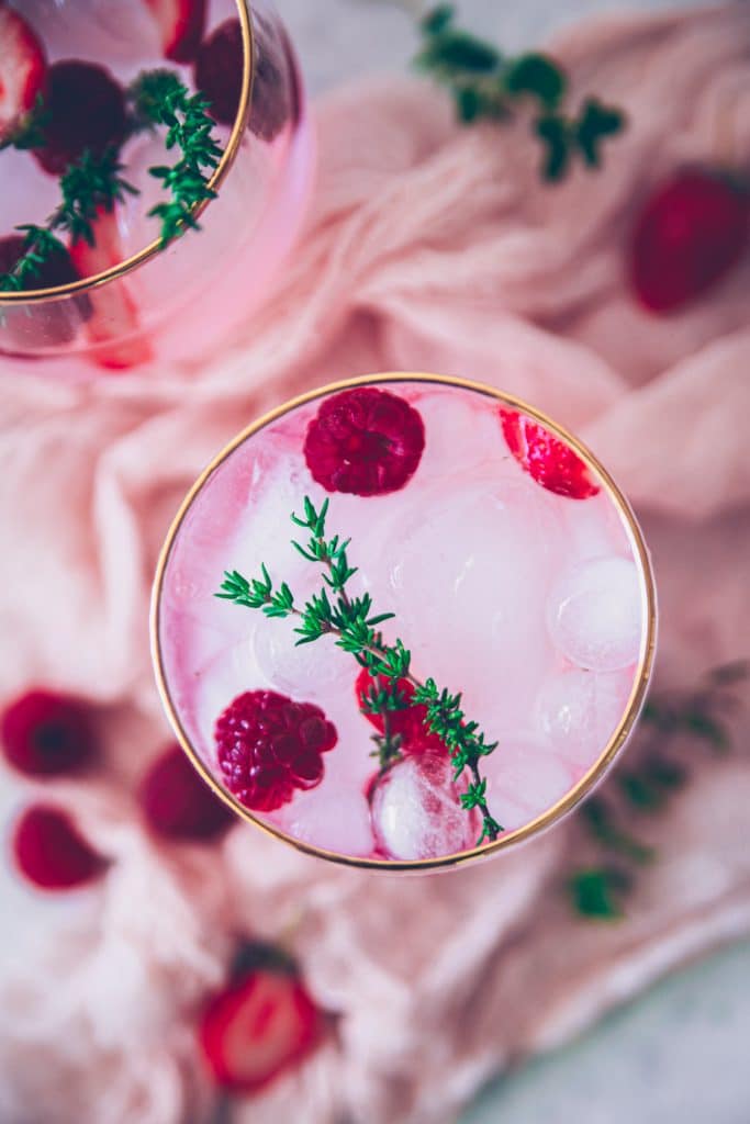 Gin tonic aux framboises • recette de Confit Banane