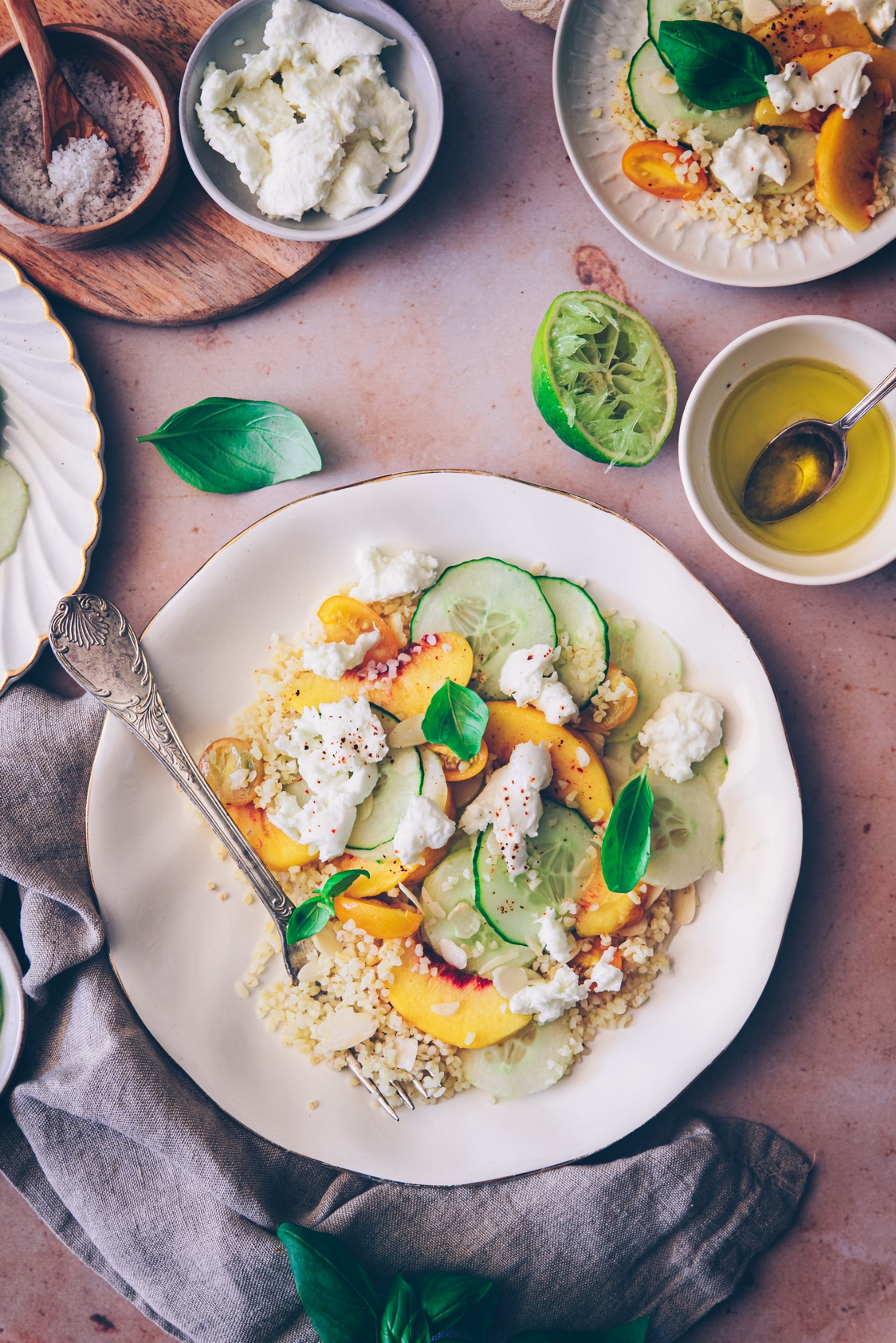 recette de salade de concombre, pêche et mozzarella légère - confitbanane